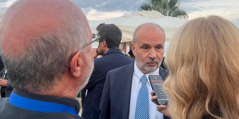 Lipari, il ministro della Salute Schillaci: «Cureremo la sanità isolana. I progetti ci sono ed è in arrivo la legge speciale»