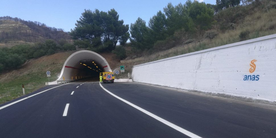 Traffico bloccato sulla A19 all'altezza della galleria San Nicola per un tamponamento a catena
