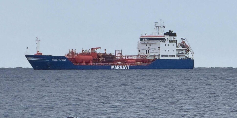 Isole di Sicilia, per la crisi idrica arriva la nave dissalatore: acqua di qualità dal mare