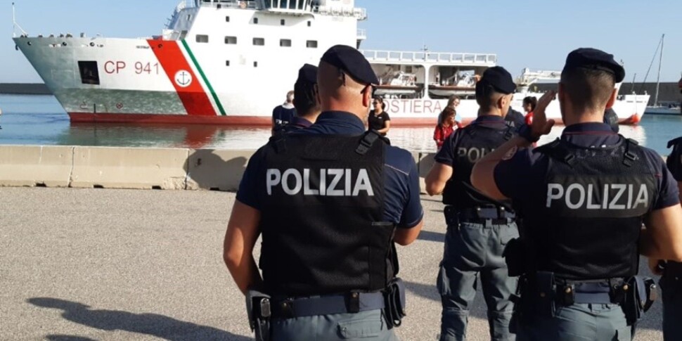 Nell'ultimo sbarco di migranti a Pozzallo c'erano anche due scafisti: fermati