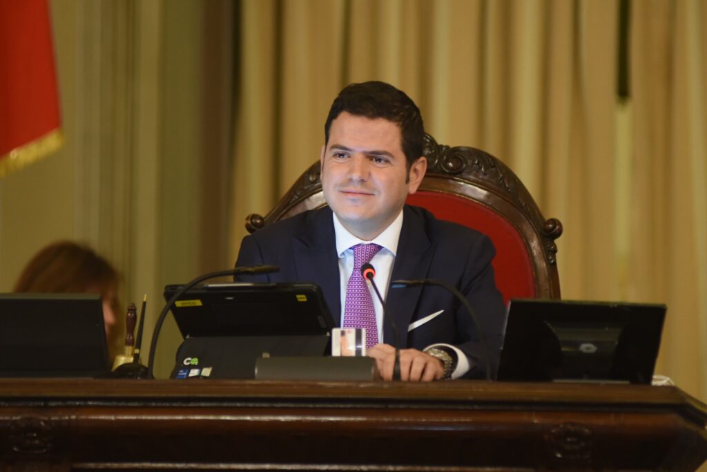 E Galvagno sbottò nel messaggio: “C’è un clima quasi di odio…”