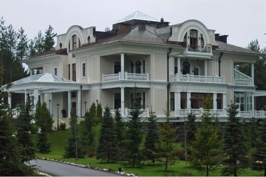 Ostacoli alla pace russo-ucraina, Mosca accusa: «Droni sulla residenza di Putin. Pronti a rispondere». Ma Zelensky nega