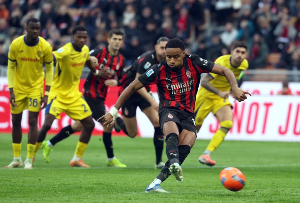 Il Milan travolge 3-0 il Verona con una doppietta di Nkunku