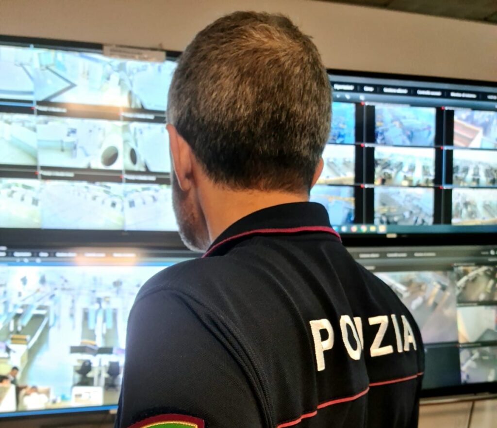 Coppia deruba un passeggero all’aeroporto di Catania: denunciati