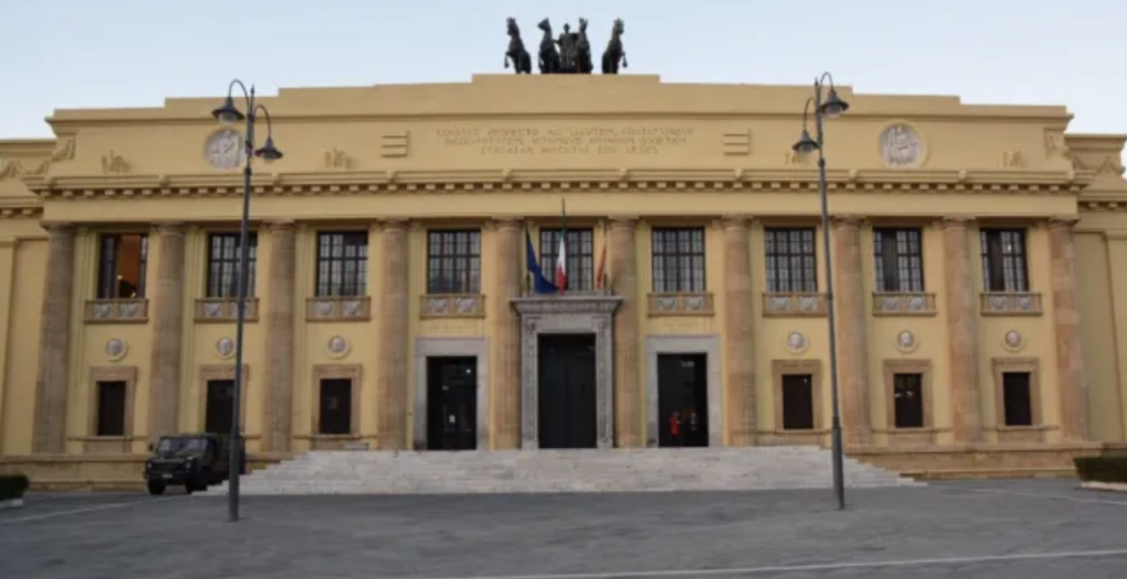 Tentata estorsione dal carcere: tre ordinanze della Procura di Messina