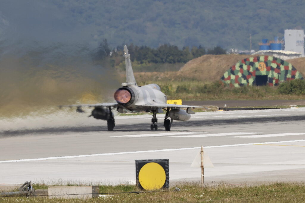 Cina, iniziate le manovre militari intorno a Taiwan