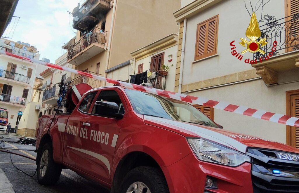 Santa Flavia, appartamento a fuoco: in salvo gli occupanti