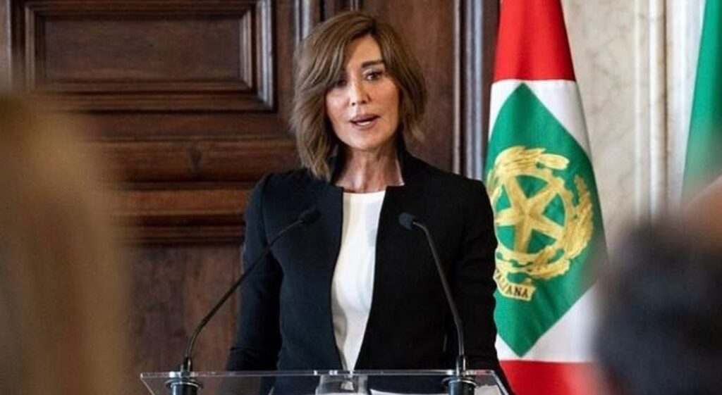 Catania, lettera di 150 docenti: “Bernini denigra gli studenti”