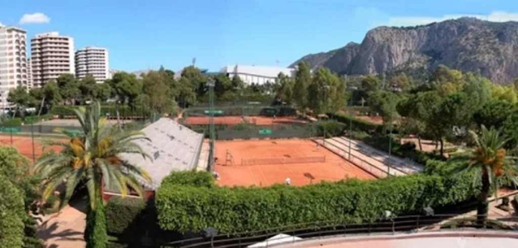 Circolo del tennis di Palermo, la denuncia per molestie: radiato un socio