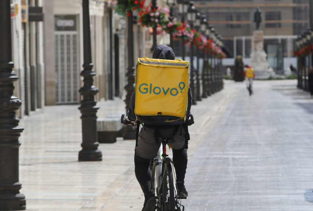 I rider Glovo di Carini di nuovo in stato di agitazione