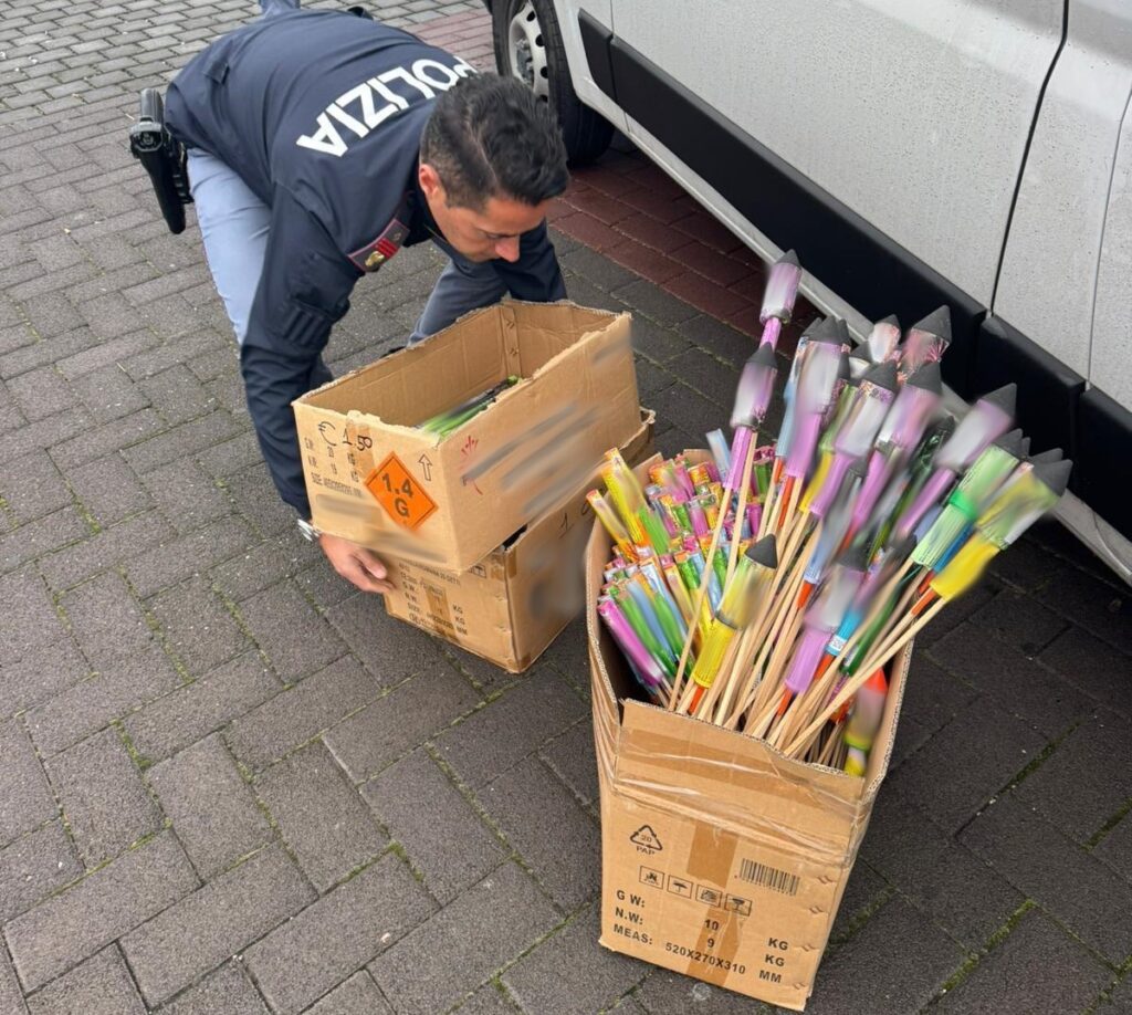 Trecastagni, scatta il blitz pre Capodanno: sequestrati 20 chili di botti