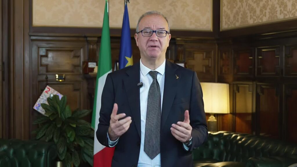 Scuola, circolare del Ministero sul Tricolore: «La bandiera va rispettata ed esposta correttamente». IL VIDEO