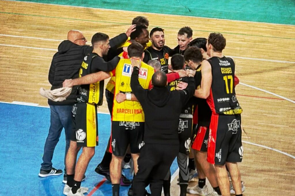 Il Barcellona Basket passa a Mola di Bari con la difesa e una prova corale