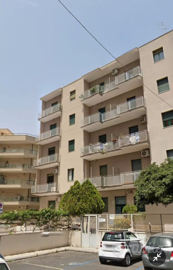 Stanza in studio professionale condiviso