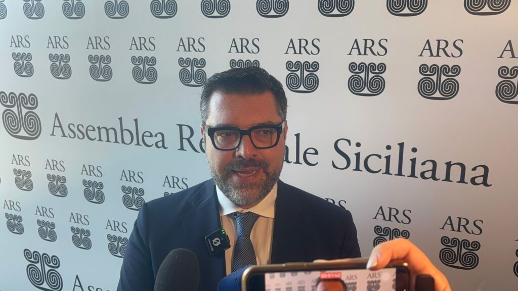 Cardiochirurgia di Taormina, De Luca (M5s): “Faraoni venga in Commissione”