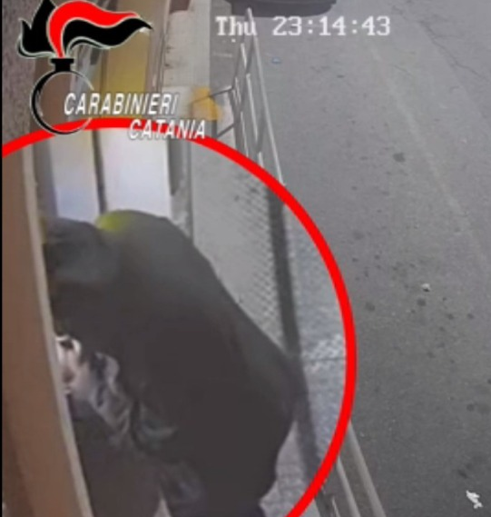 Acireale, svuota il conto di un’anziana: denunciato 58enne