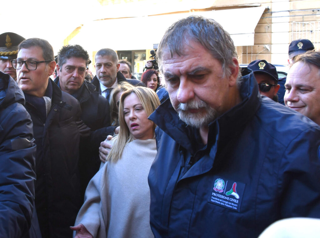 La premier Meloni in Sicilia: «Nessuno pensa di affrontare l'emergenza con 100 milioni»