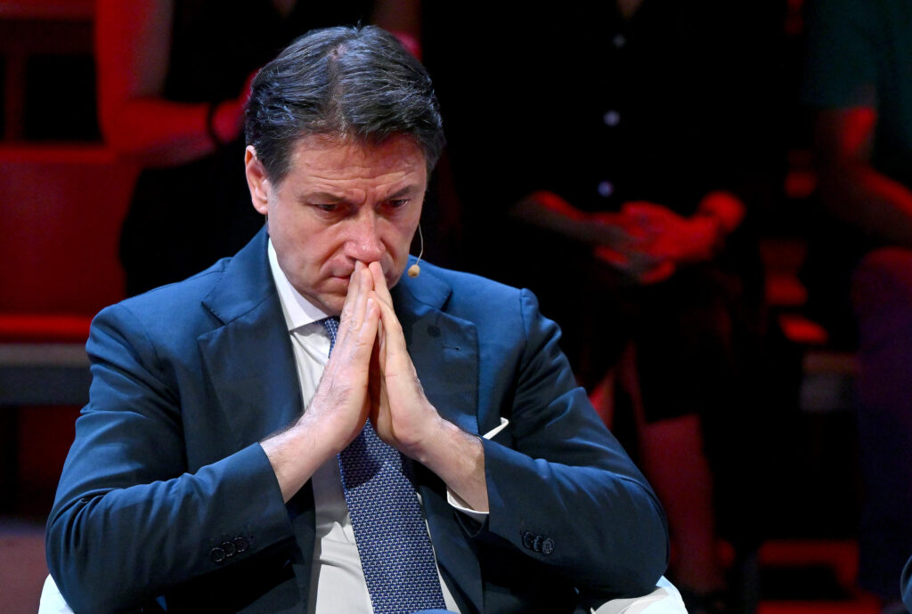 Emergenza maltempo, i parlamentari del M5s si tagliano gli stipendi e donano 1 milione