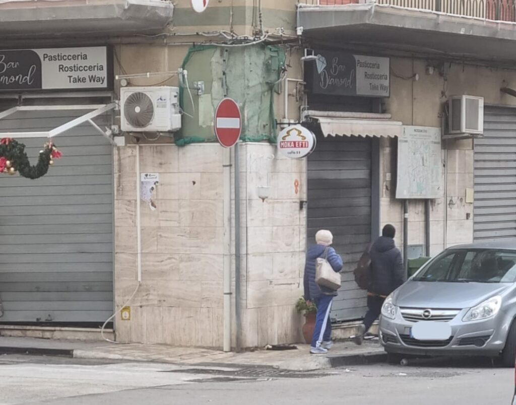 Viale Zecchino, fumo in un bar. Si indaga su un probabile cortocircuito elettrico