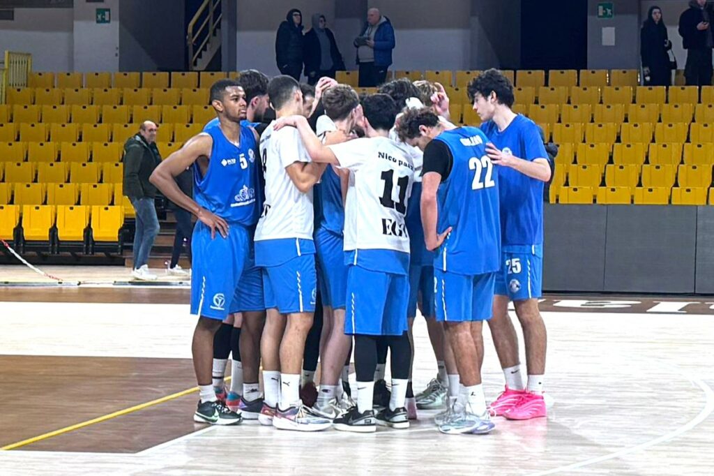 La Nova Basket sconfitta a Reggio Calabria. La Dierre si conferma capolista