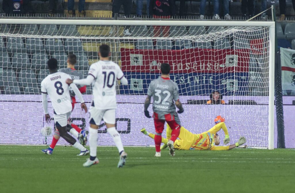 Doppio vantaggio sprecato: la Cremonese si fa raggiungere dal Cagliari