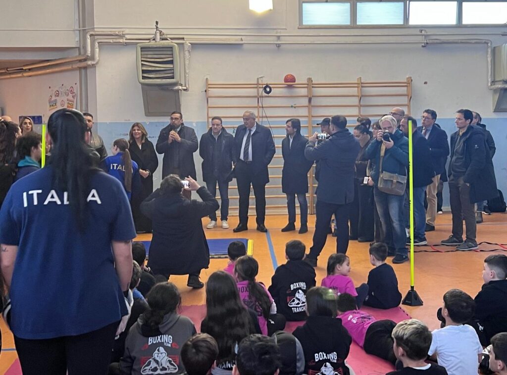 Il sindaco Lagalla e la giunta visitano la palestra della scuola Falcone