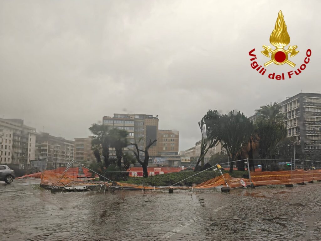 Ciclone Harry, il mare invade Catania: la conta dei danni