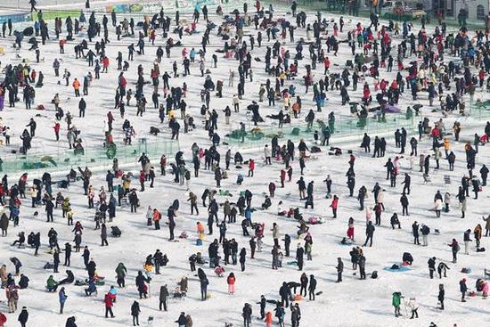 La legge marziale in Corea del Sud, l'ex premier Han Duck-soo condannato a 23 anni