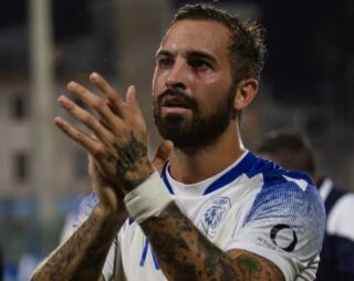Siracusa calcio : saluta vittorio Parigini.