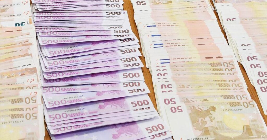 Controlli in aeroporto Napoli, nel 2025 intercettato denaro illecito per 5 milioni di euro