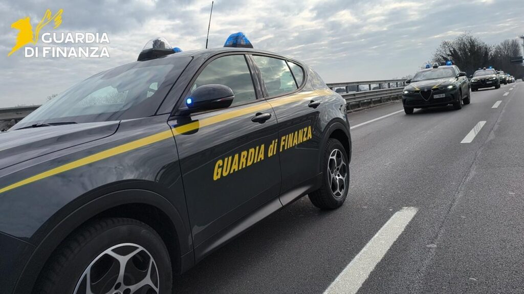Blitz antidroga a Padova, la Finanza arresta pizzaiolo-pusher: sequestrati 600 grammi di cocaina