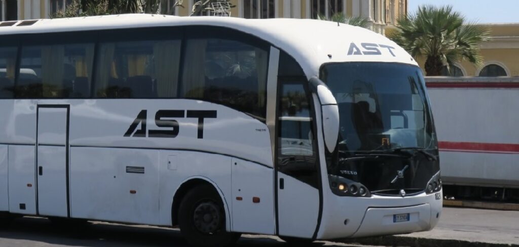 Ast revoca la selezione di 73 operatori. Soddisfatto Schifani