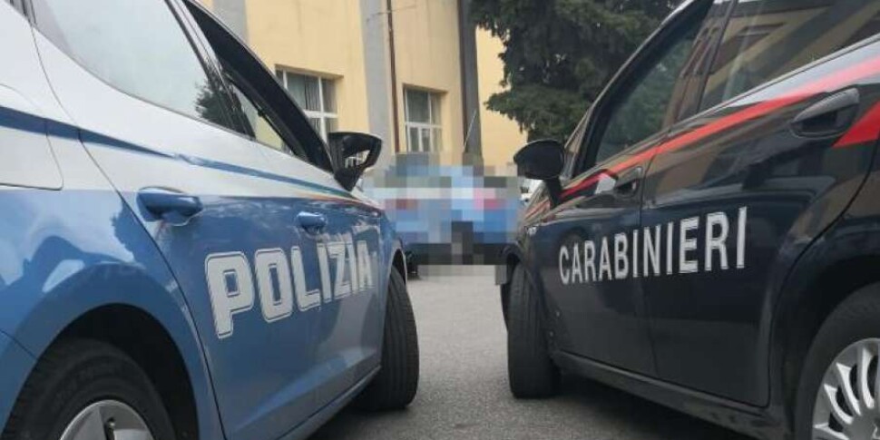 Dà fuoco all'auto della ex a Palermo e dopo la fuga ha un incidente, fermato ad Alcamo