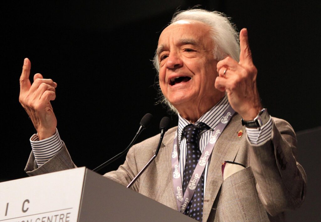 È morto il fisico Antonino Zichichi, rese la Sicilia capitale della Scienza. Le foto