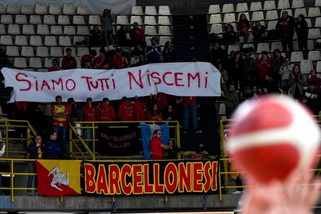 La Viola Reggio Calabria aggancia la vetta, Barcellona generosa ma segna poco