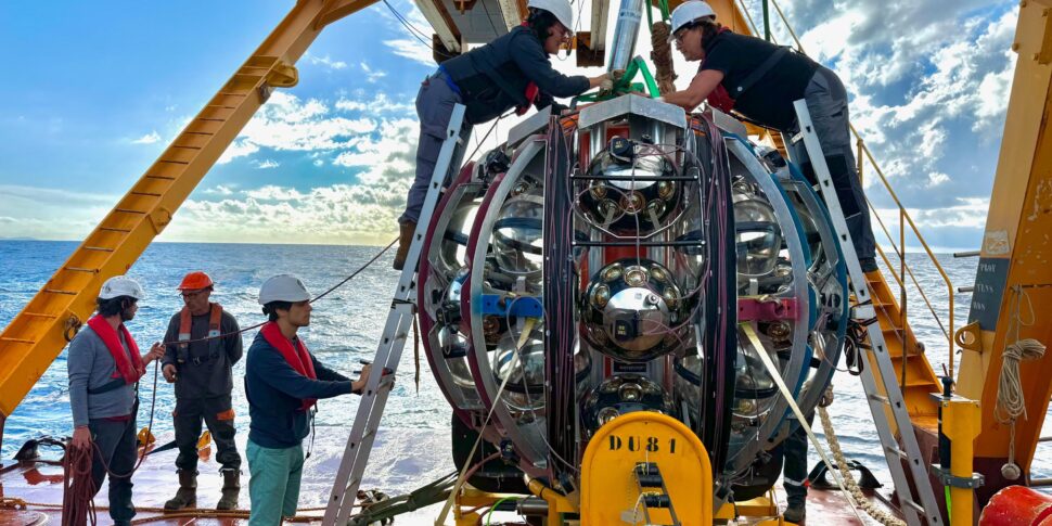 Catania, con lo studio sui neutrini cosmici il Mediterraneo diventa un telescopio