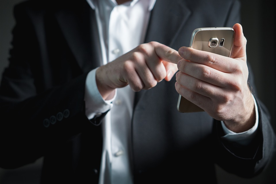 Mosca: sbloccheremo WhatsApp se rispetterà le leggi russe e sarà aperta al dialogo
