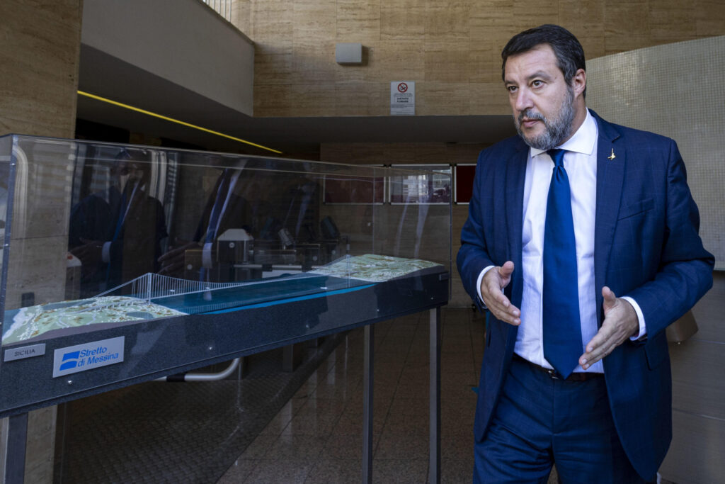 Ponte sullo Stretto, Salvini: «Per l'avvio dei lavori conto sia questione di mesi»