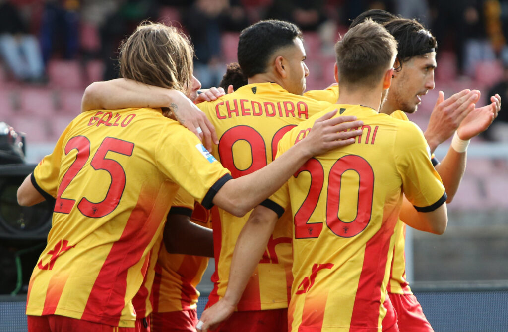 Serie A, il Lecce si impone all'ultimo respiro 2-1 sull'Udinese