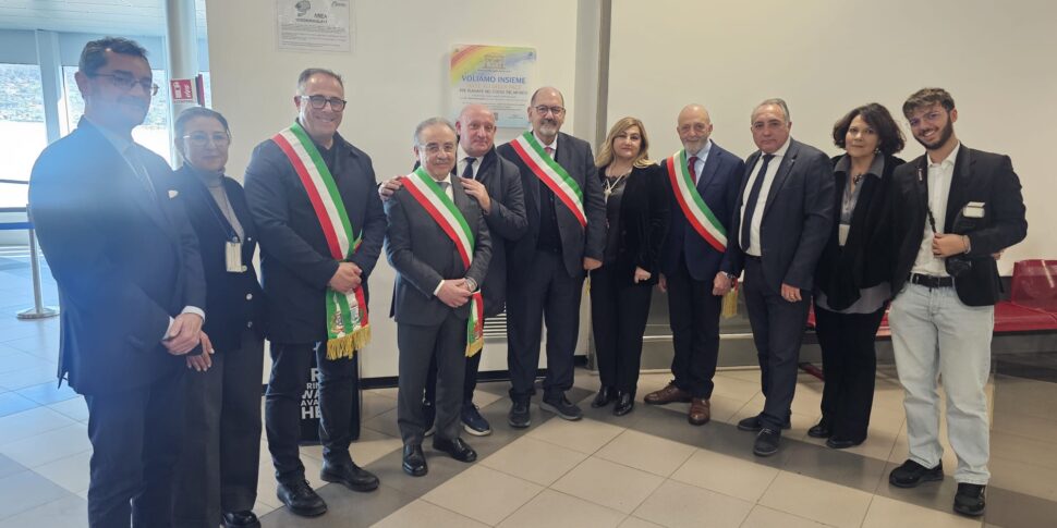 Targa all'aeroporto di Palermo per i 25 anni del Parlamento della legalità