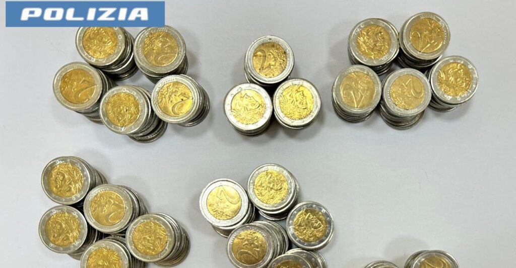 Acireale, alla cassa con 280 monete false da 2 euro: denunciato