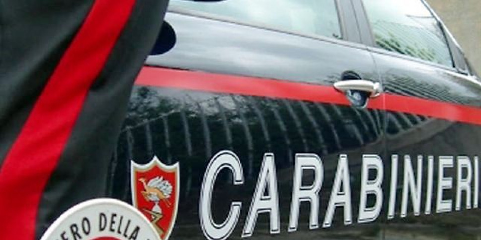 Palagonia, i genitori gli negano i soldi per il crack e lui li minaccia: «Vi ammazzo nel sonno»