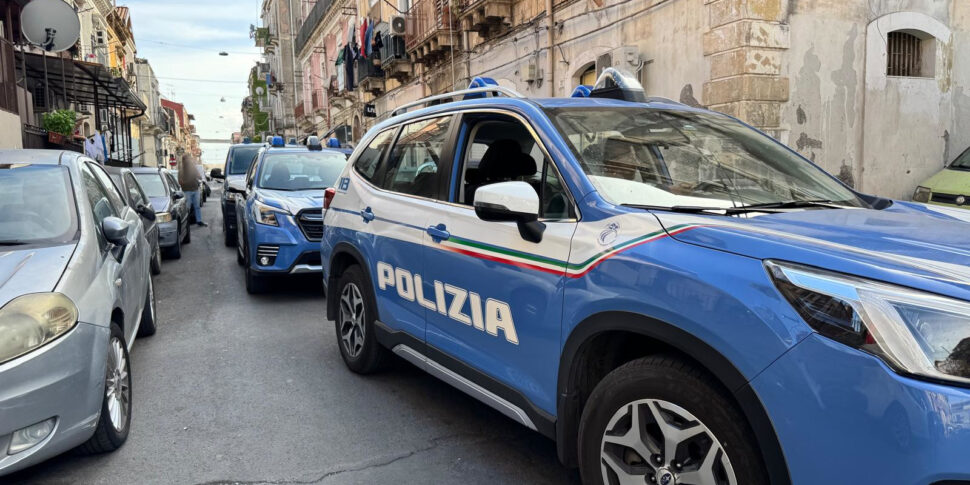 Giallo sulla morte di una donna a Catania, sequestrata la salma: ha lesioni sul corpo