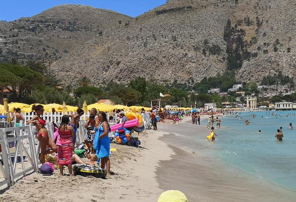 Spiaggia di Mondello, l’Italo-belga: “Ci tuteleremo nelle sedi competenti”