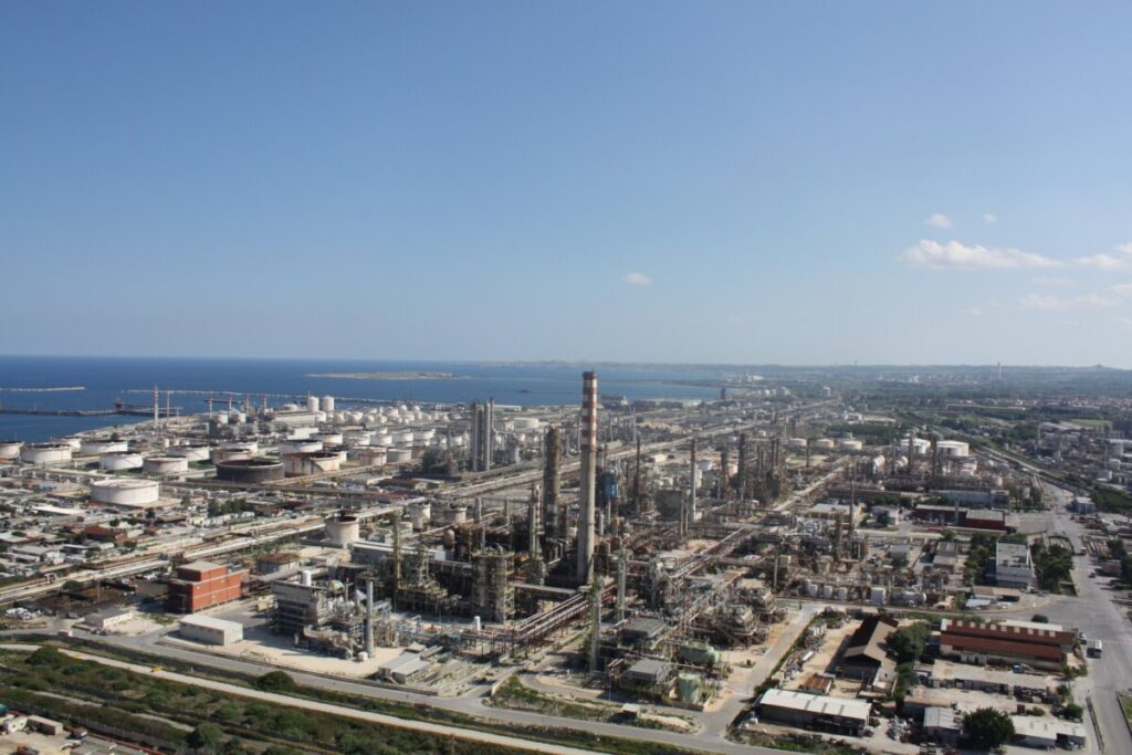 Zona industriale: Eni e Q8 Italia insieme per la nuova bioraffineria di Priolo