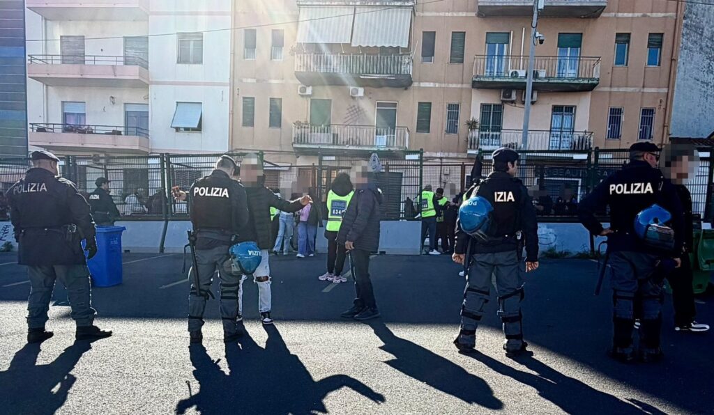 Catania-Audace Cerignola, denunciati i tifosi che hanno acceso i fumogeni