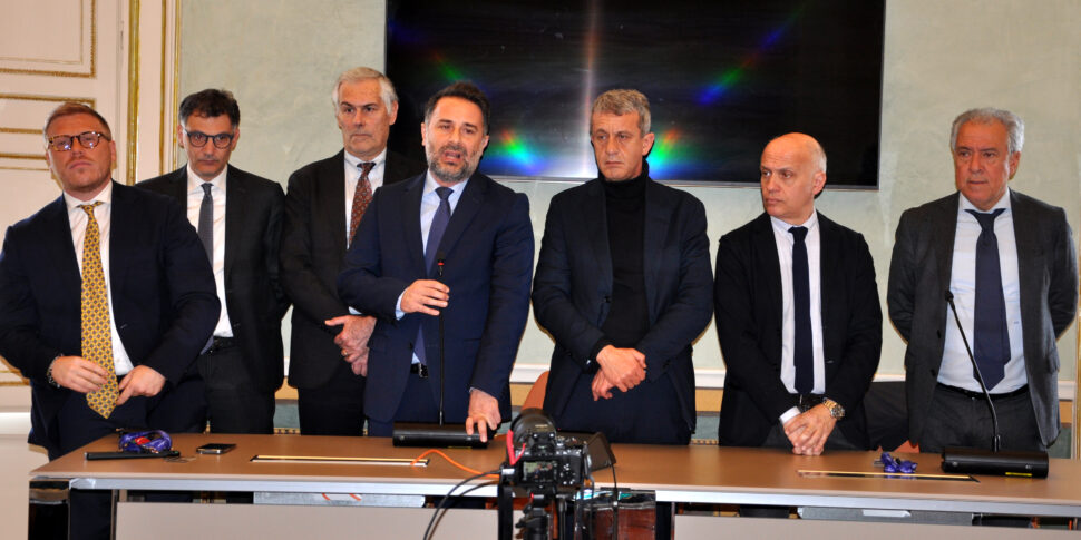 Ars, il campo largo scommette sulle elezioni anticipate