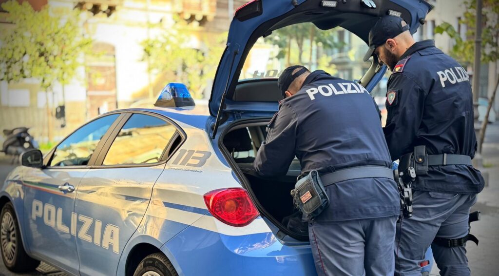 Palermo, rapina l’ufficio postale e all’uscita trova la polizia