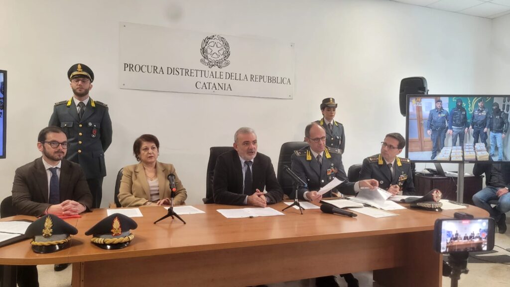 Droga nei container del porto: amministrazione giudiziaria per la Est
