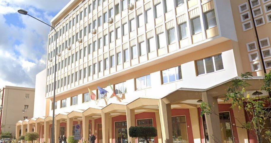 «Intascava tangenti da un boss», in carcere un dirigente della Regione